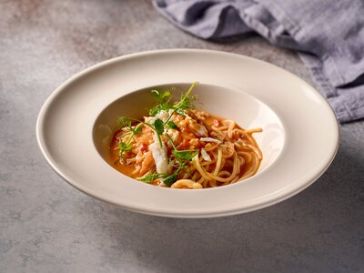 Спагетти с чернилами каракатицы